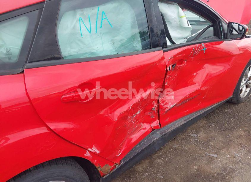 Photo 6 of 2014 Ford Focus SE (VIN 1FADP3K22EL188464)