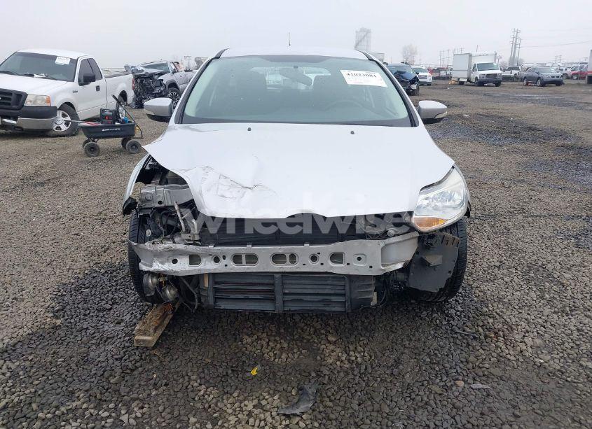 Photo 12 of 2014 Ford Focus SE (VIN 1FADP3K22EL197889)