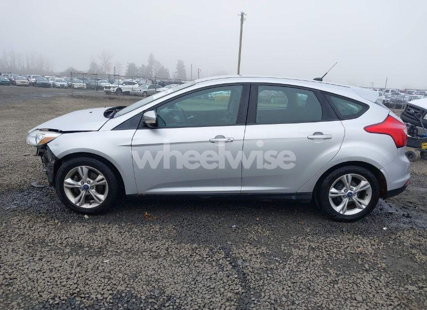 Photo 14 of 2014 Ford Focus SE (VIN 1FADP3K22EL197889)