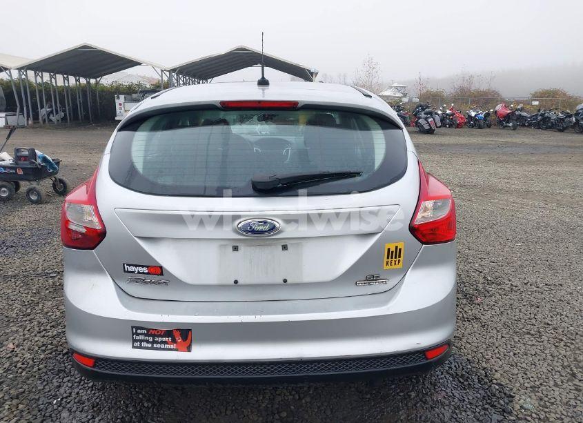 Photo 16 of 2014 Ford Focus SE (VIN 1FADP3K22EL197889)