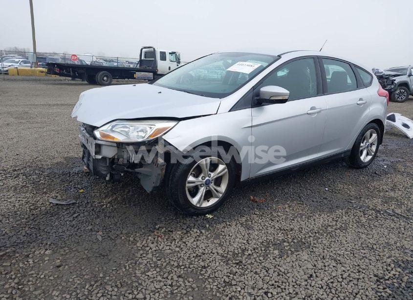 Photo 2 of 2014 Ford Focus SE (VIN 1FADP3K22EL197889)