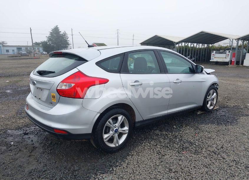 Photo 4 of 2014 Ford Focus SE (VIN 1FADP3K22EL197889)