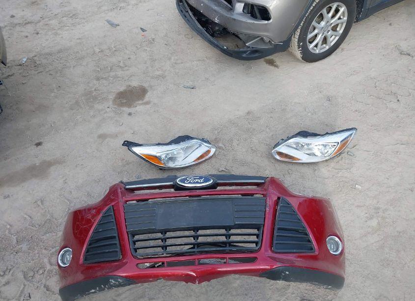 Photo 12 of 2014 Ford Focus SE (VIN 1FADP3K22EL205229)