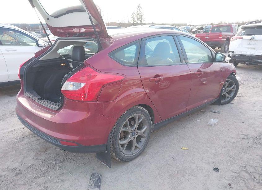 Photo 4 of 2014 Ford Focus SE (VIN 1FADP3K22EL205229)