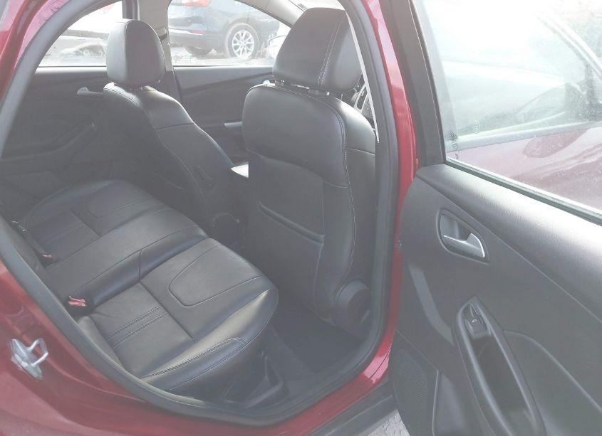 Photo 8 of 2014 Ford Focus SE (VIN 1FADP3K22EL205229)