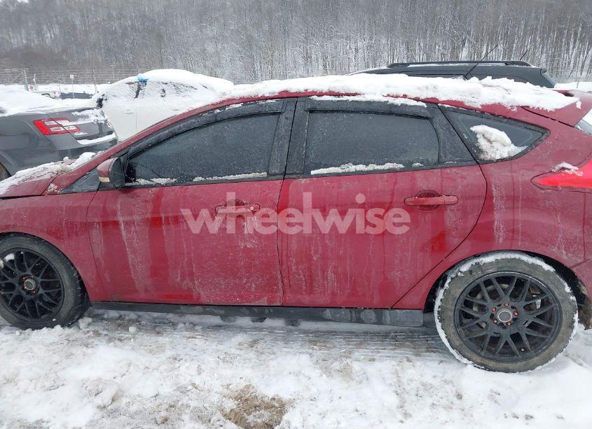 Photo 14 of 2014 Ford Focus SE (VIN 1FADP3K22EL245360)