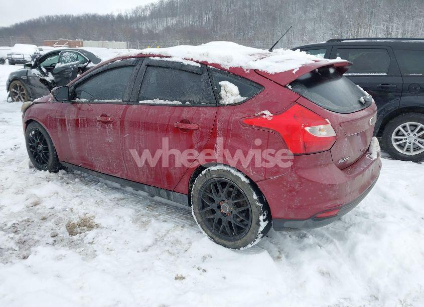 Photo 3 of 2014 Ford Focus SE (VIN 1FADP3K22EL245360)