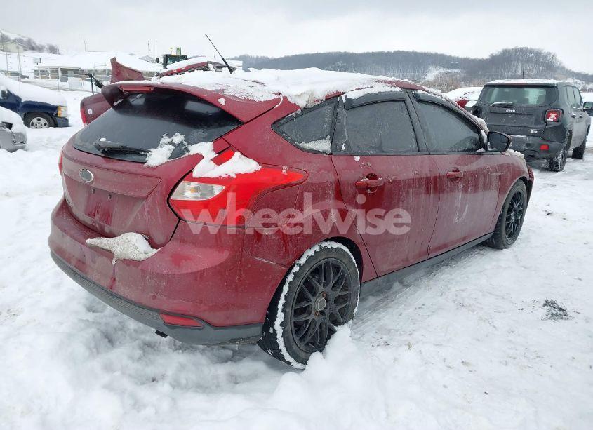 Photo 4 of 2014 Ford Focus SE (VIN 1FADP3K22EL245360)