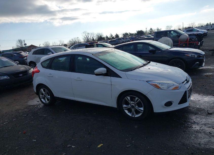 Photo 13 of 2014 Ford Focus SE (VIN 1FADP3K22EL257525)