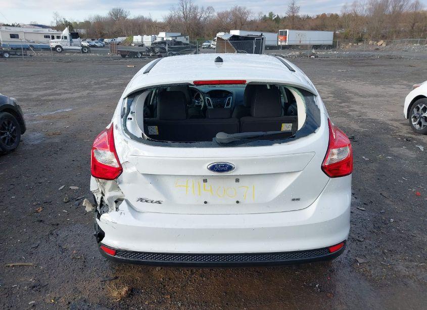 Photo 16 of 2014 Ford Focus SE (VIN 1FADP3K22EL257525)