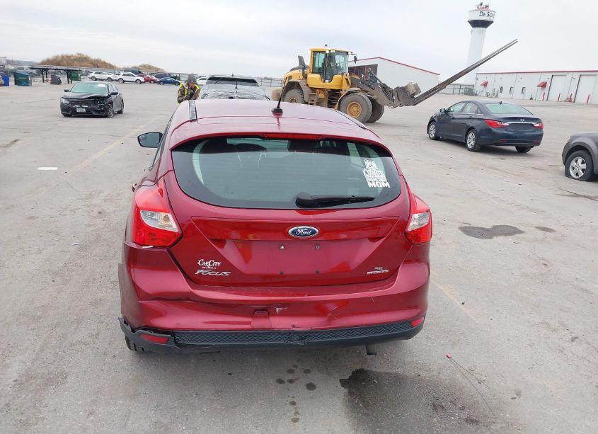 Photo 13 of 2014 Ford Focus SE (VIN 1FADP3K22EL279816)