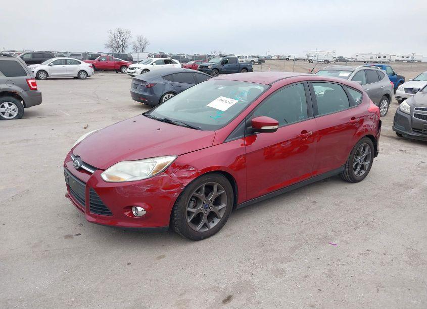 Photo 2 of 2014 Ford Focus SE (VIN 1FADP3K22EL279816)