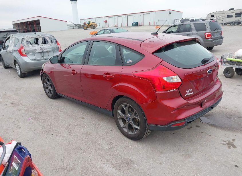 Photo 3 of 2014 Ford Focus SE (VIN 1FADP3K22EL279816)