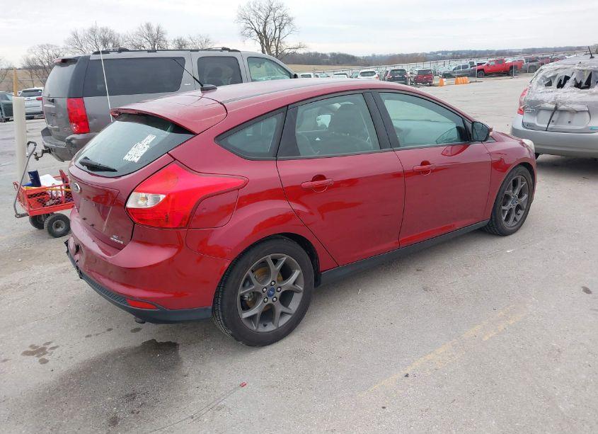 Photo 4 of 2014 Ford Focus SE (VIN 1FADP3K22EL279816)