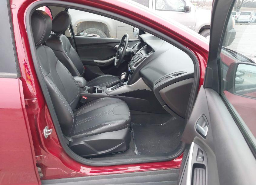 Photo 5 of 2014 Ford Focus SE (VIN 1FADP3K22EL279816)