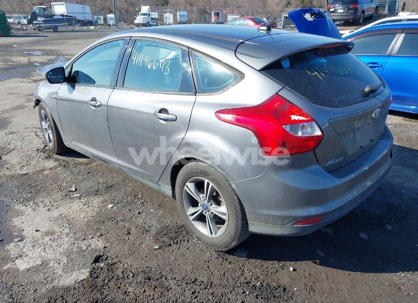 Photo 3 of 2014 Ford Focus SE (VIN 1FADP3K22EL293425)
