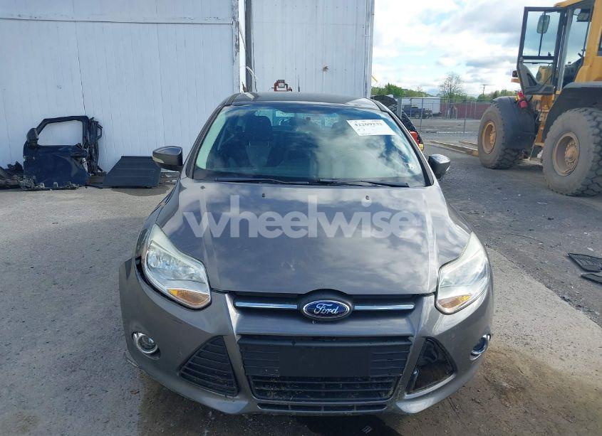 Photo 12 of 2014 Ford Focus SE (VIN 1FADP3K22EL319750)