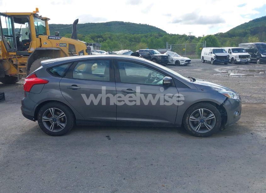 Photo 13 of 2014 Ford Focus SE (VIN 1FADP3K22EL319750)