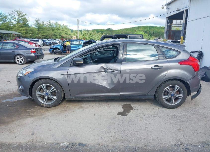 Photo 14 of 2014 Ford Focus SE (VIN 1FADP3K22EL319750)