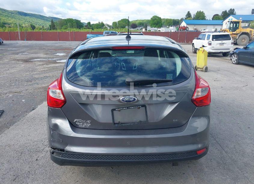 Photo 16 of 2014 Ford Focus SE (VIN 1FADP3K22EL319750)