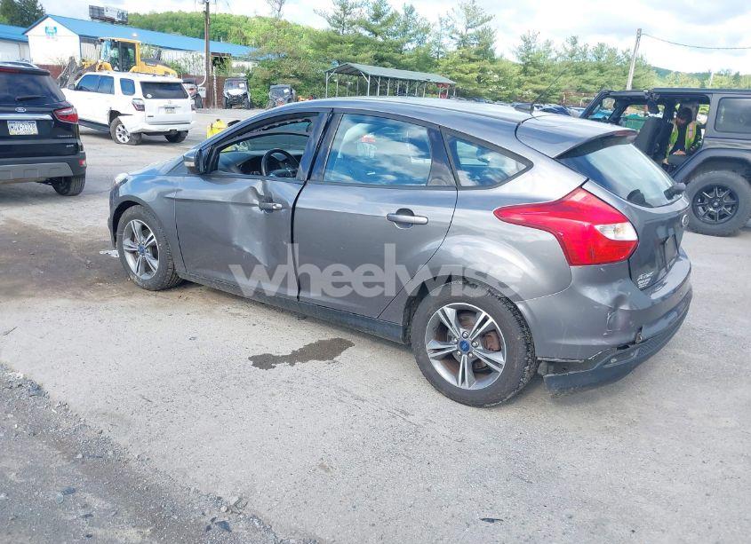 Photo 3 of 2014 Ford Focus SE (VIN 1FADP3K22EL319750)