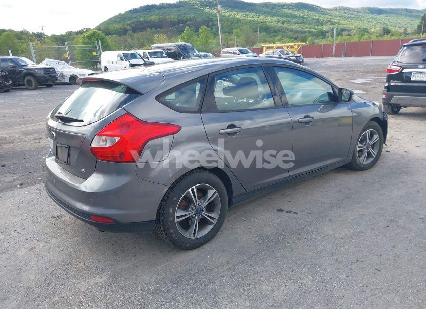 Photo 4 of 2014 Ford Focus SE (VIN 1FADP3K22EL319750)