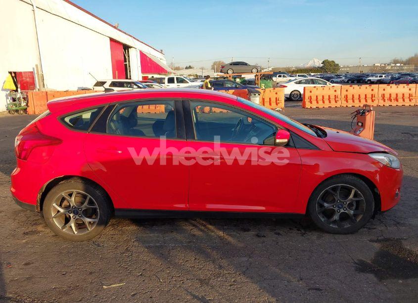Photo 13 of 2014 Ford Focus SE (VIN 1FADP3K22EL325371)