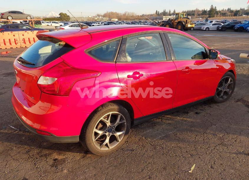 Photo 4 of 2014 Ford Focus SE (VIN 1FADP3K22EL325371)