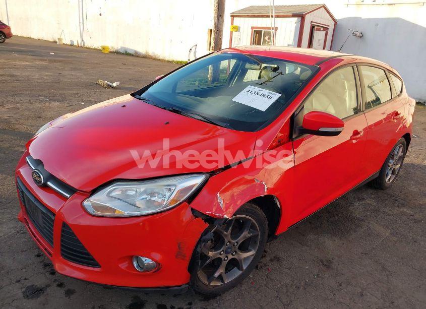 Photo 6 of 2014 Ford Focus SE (VIN 1FADP3K22EL325371)