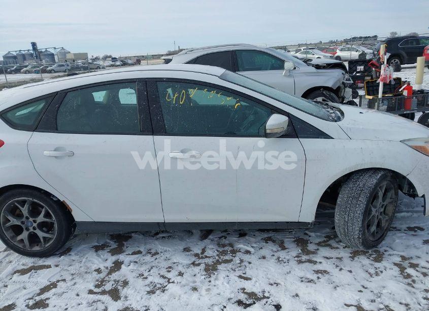 Photo 13 of 2014 Ford Focus SE (VIN 1FADP3K22EL325452)