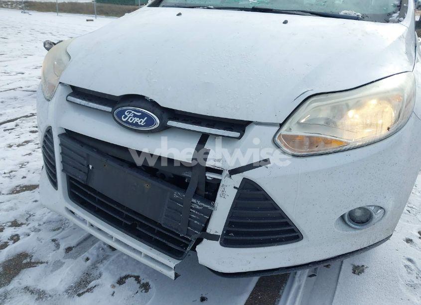 Photo 6 of 2014 Ford Focus SE (VIN 1FADP3K22EL325452)