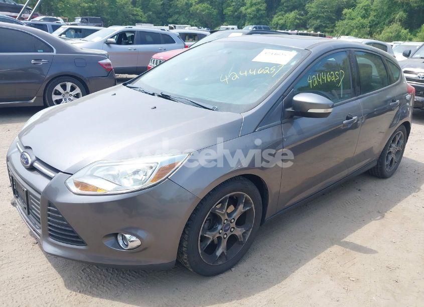 Photo 2 of 2014 Ford Focus SE (VIN 1FADP3K22EL326648)