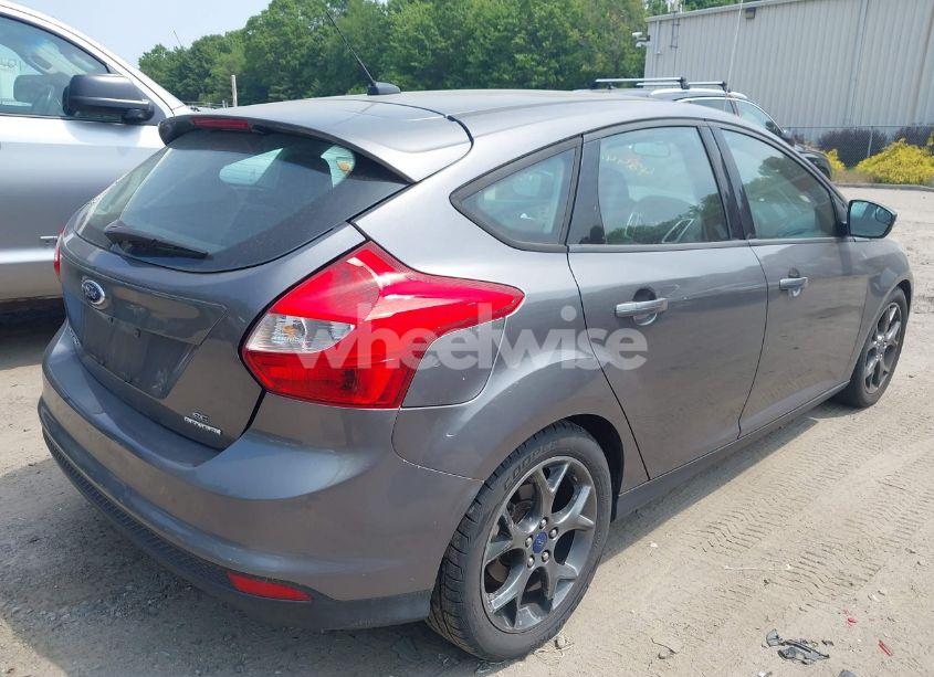 Photo 4 of 2014 Ford Focus SE (VIN 1FADP3K22EL326648)