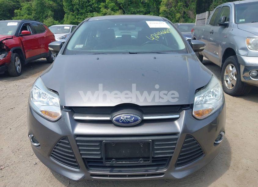 Photo 6 of 2014 Ford Focus SE (VIN 1FADP3K22EL326648)