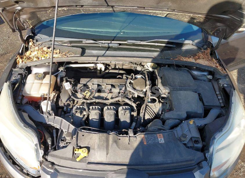 Photo 10 of 2014 Ford Focus SE (VIN 1FADP3K22EL327833)