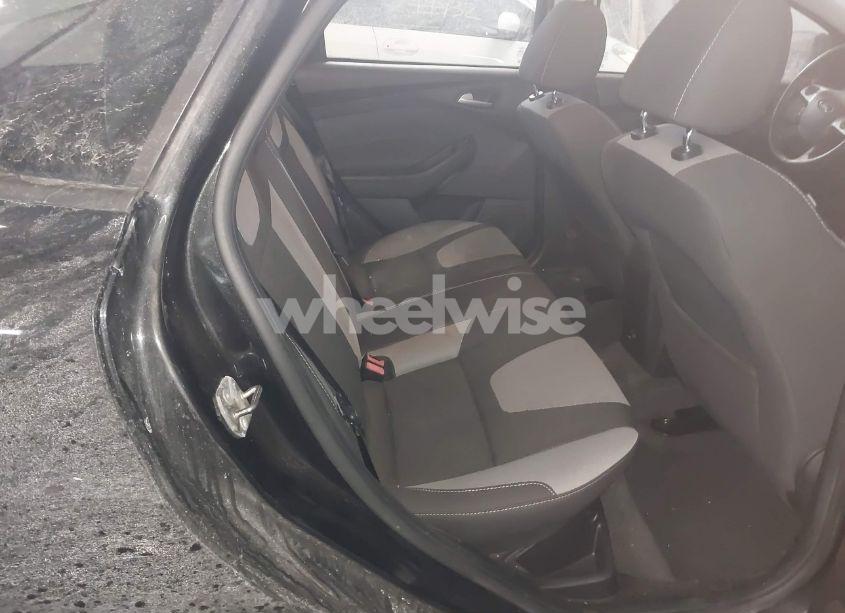 Photo 8 of 2014 Ford Focus SE (VIN 1FADP3K22EL328612)