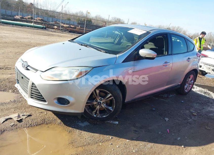 Photo 2 of 2014 Ford Focus SE (VIN 1FADP3K22EL332353)