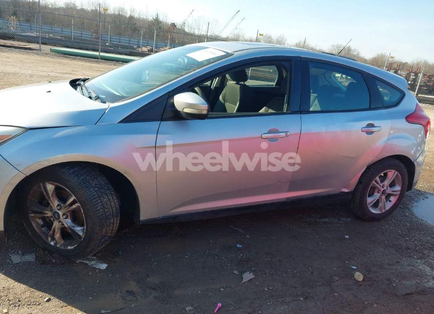 Photo 6 of 2014 Ford Focus SE (VIN 1FADP3K22EL332353)