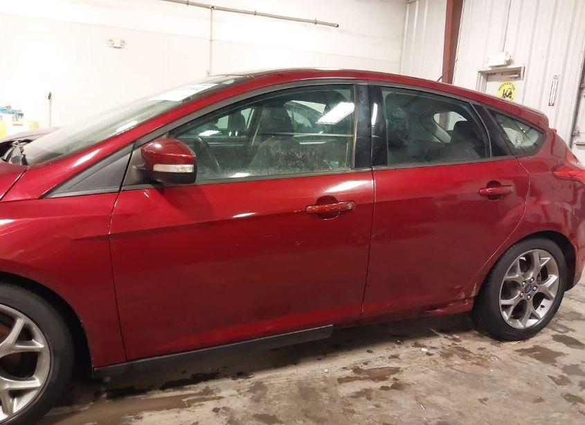 Photo 14 of 2014 Ford Focus SE (VIN 1FADP3K22EL399275)