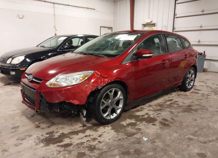 Photo 2 of 2014 Ford Focus SE (VIN 1FADP3K22EL399275)