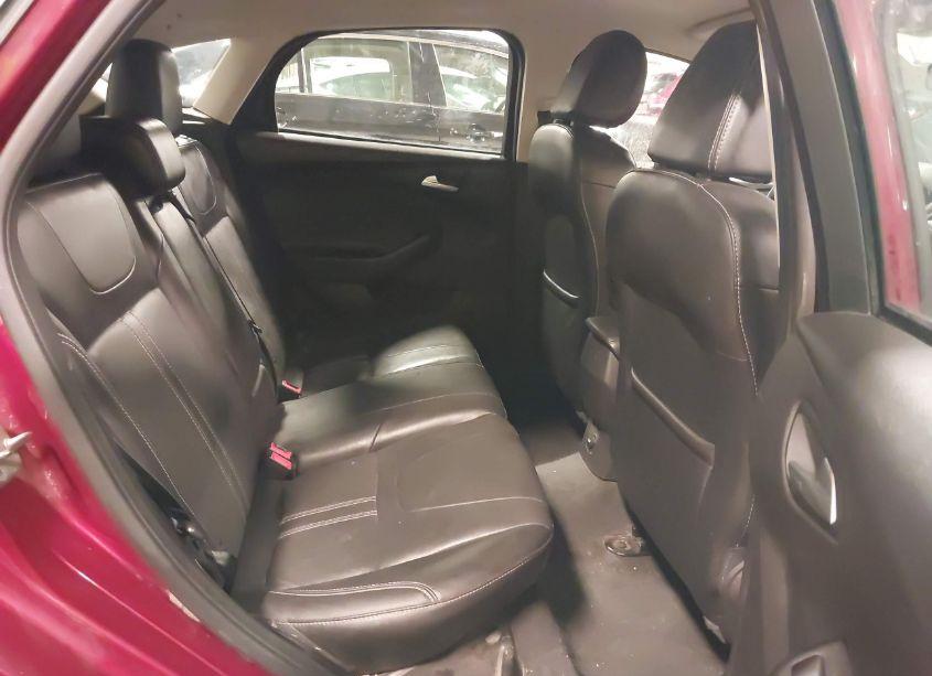 Photo 8 of 2014 Ford Focus SE (VIN 1FADP3K22EL399275)