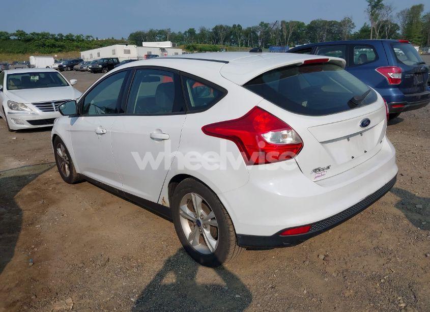 Photo 3 of 2014 Ford Focus SE (VIN 1FADP3K22EL402398)