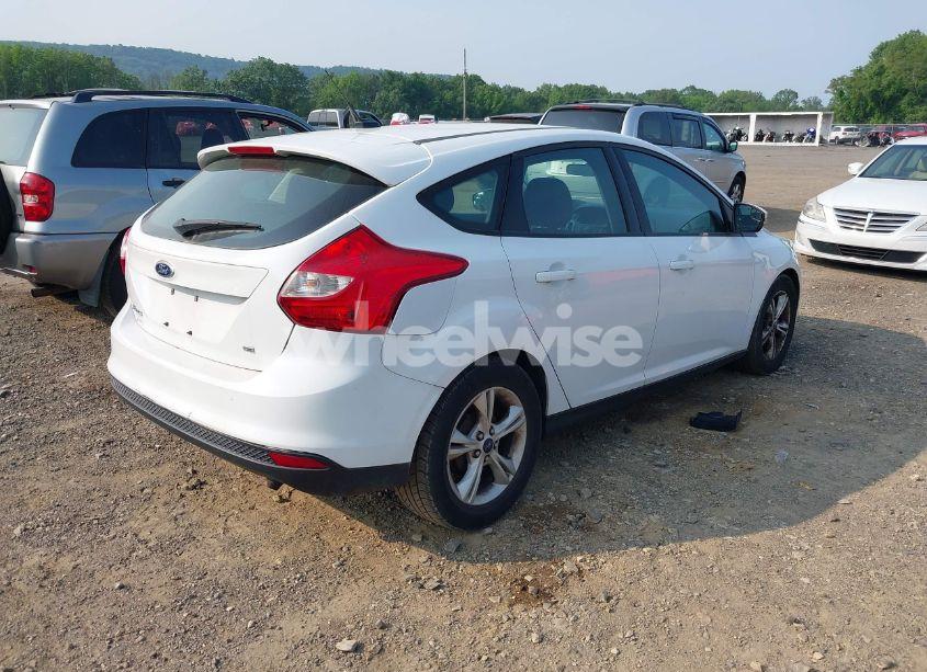 Photo 4 of 2014 Ford Focus SE (VIN 1FADP3K22EL402398)