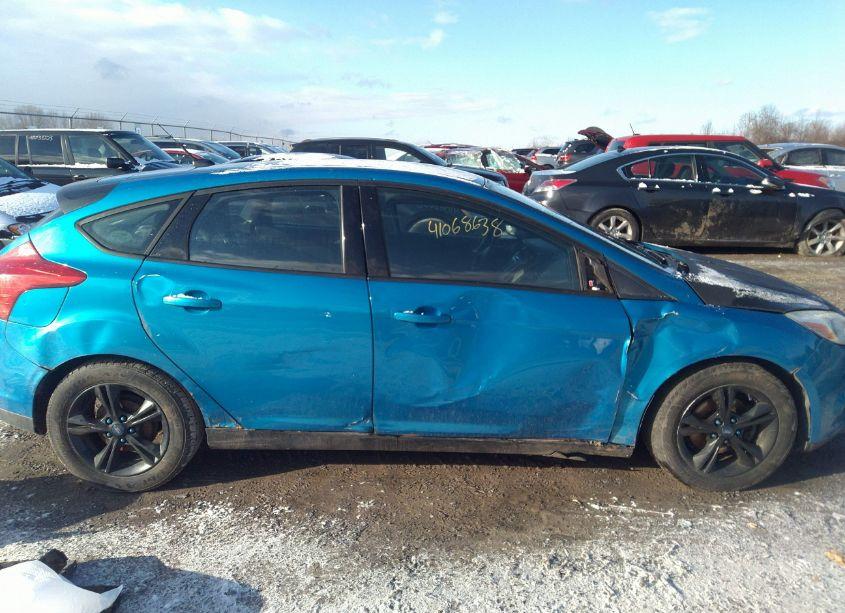 Photo 6 of 2014 Ford Focus SE (VIN 1FADP3K22EL408251)