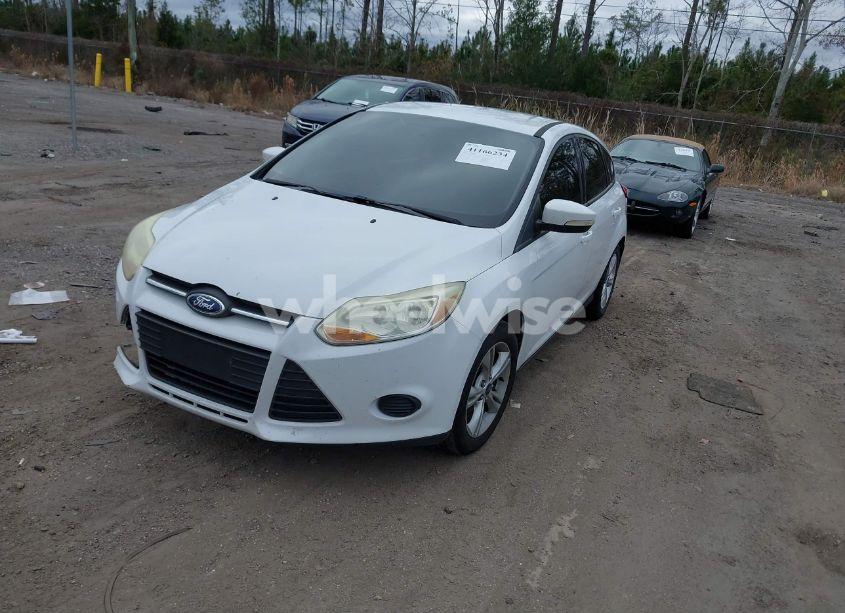 Photo 2 of 2014 Ford Focus SE (VIN 1FADP3K22EL426748)