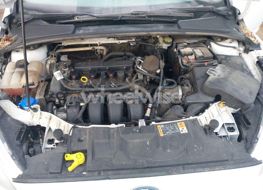 Photo 10 of 2015 Ford Focus SE (VIN 1FADP3K22FL203692)