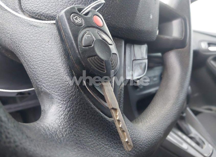 Photo 11 of 2015 Ford Focus SE (VIN 1FADP3K22FL203692)