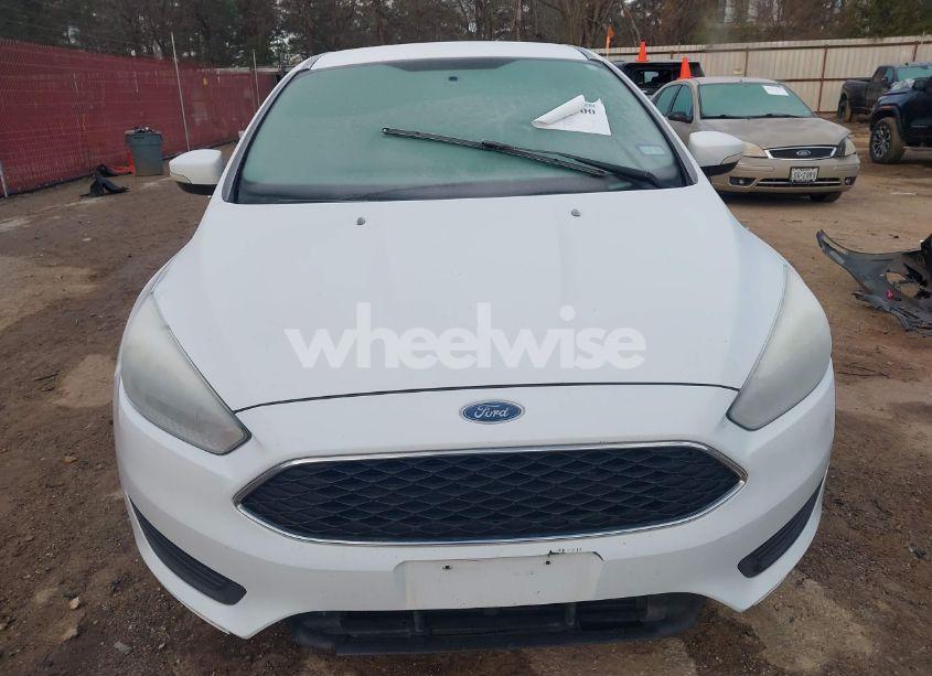 Photo 12 of 2015 Ford Focus SE (VIN 1FADP3K22FL203692)