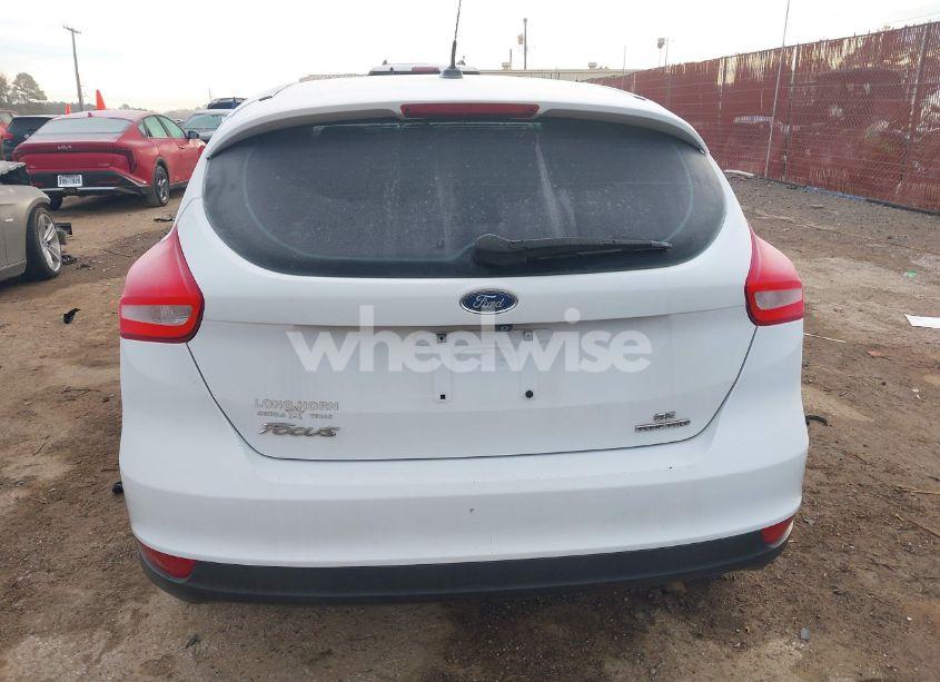 Photo 16 of 2015 Ford Focus SE (VIN 1FADP3K22FL203692)