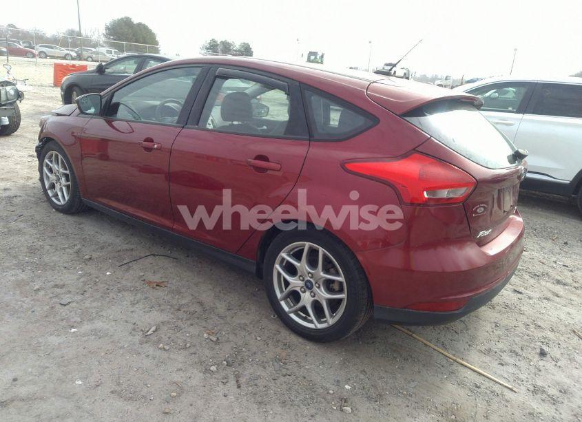 Photo 3 of 2015 Ford Focus SE (VIN 1FADP3K22FL224476)